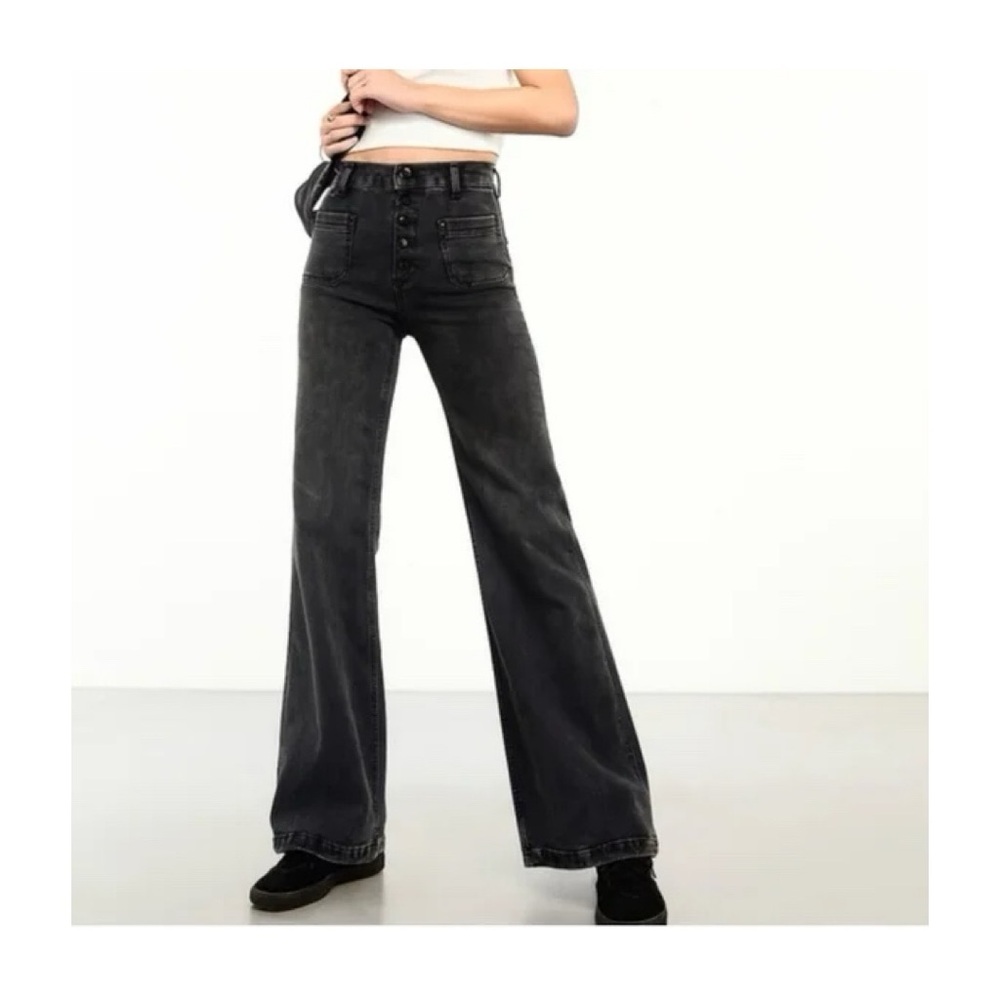 & Other Stories buttoned fit and flare jeans 10